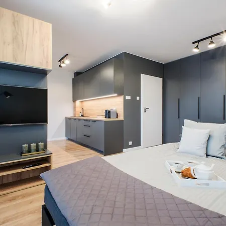 Apartament Jarzebinowy Z Ogrodkiem Lodž Exteriér fotografie