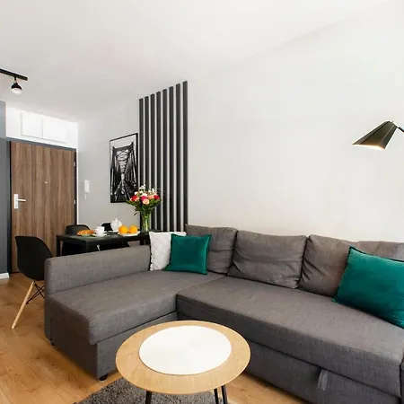 Apartament Jarzebinowy Z Ogrodkiem Lodž Exteriér fotografie