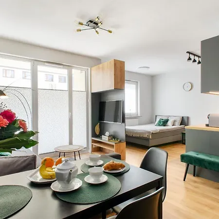 Apartament Jarzebinowy Z Ogrodkiem Lodž Exteriér fotografie